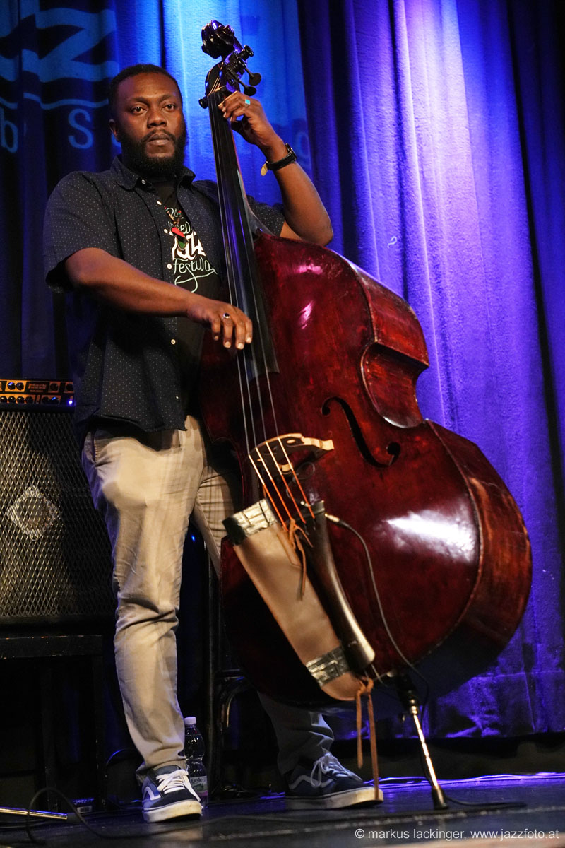 jazzit_a74_221000593